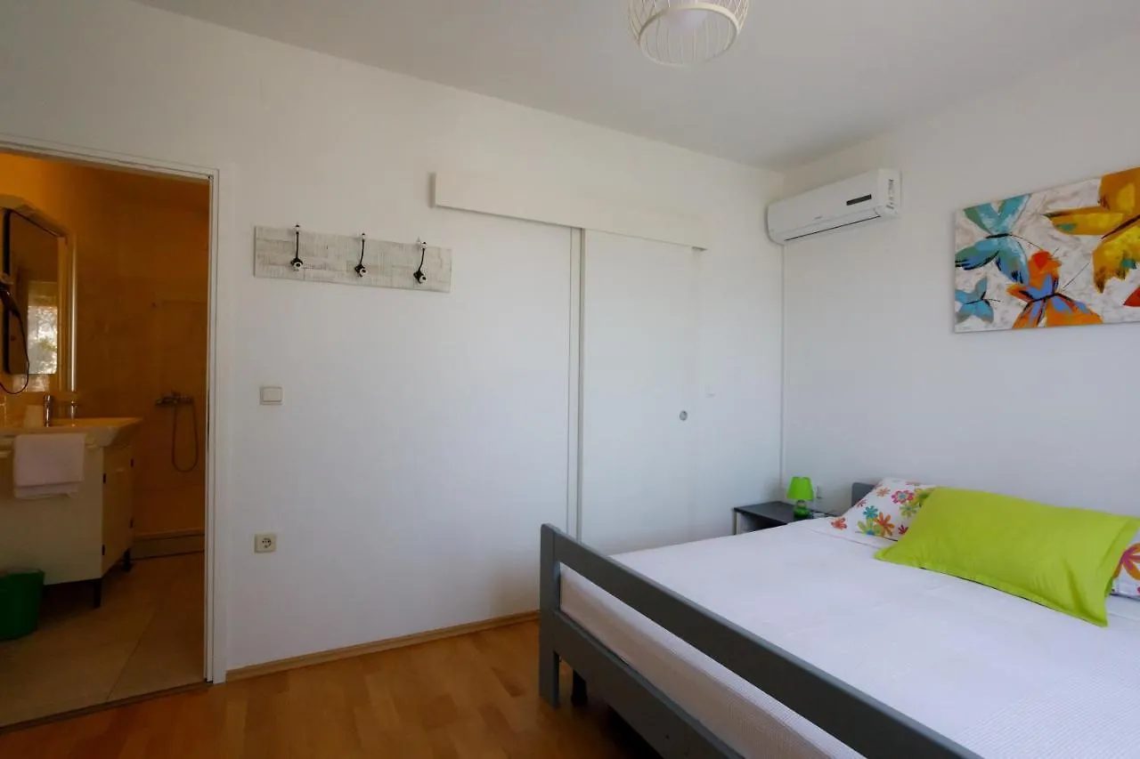 Apartments Jagoda Vrbnik  Kroatien