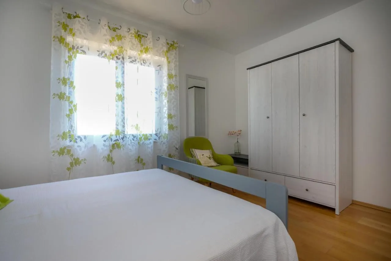 Apartments Jagoda Vrbnik