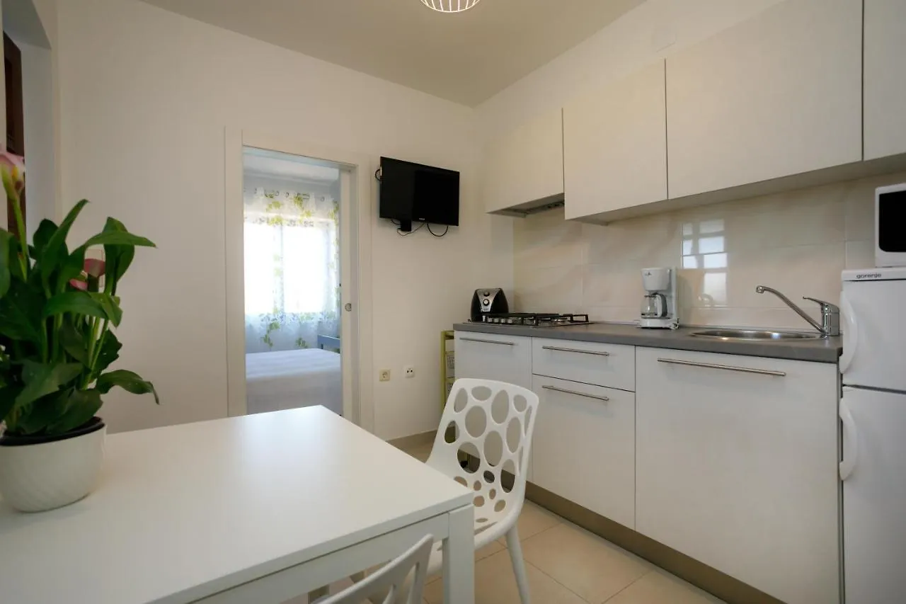 Apartments Jagoda Vrbnik  Vrbnik (Primorje-Gorski Kotar)