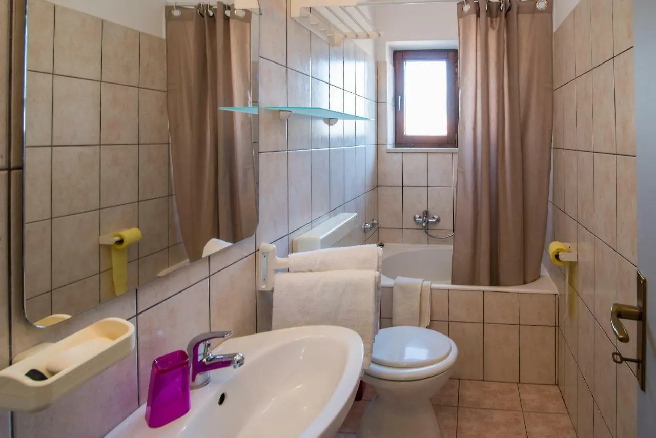 Apartments Jagoda Vrbnik  Vrbnik (Primorje-Gorski Kotar)